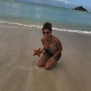 Meet your Posher, Crystal